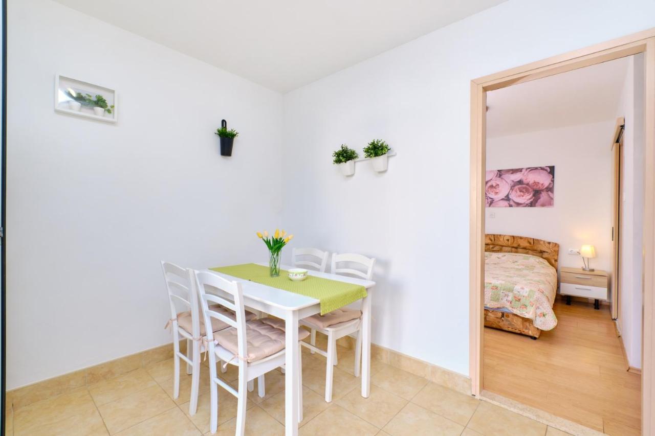 מאלי לוסיניי Apartments Vanda מראה חיצוני תמונה