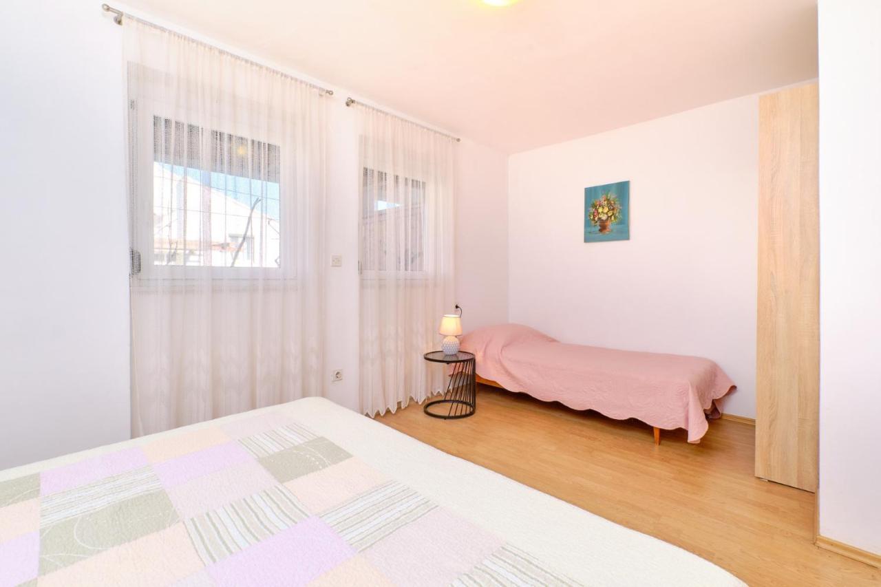 מאלי לוסיניי Apartments Vanda מראה חיצוני תמונה